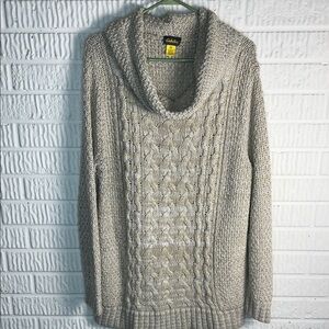 Cabelas Beige Cable Knit Sweater